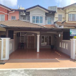 Homestay Cikgu Zedi Hulu Langat - 0