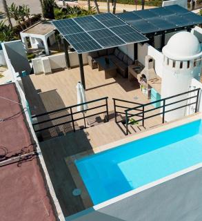 Penthouse with private pool, barbecue, 50 meters from the beach - 0