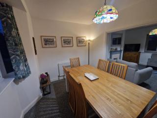 Entire 3 bedroom house 5 minutes from the beach - 5