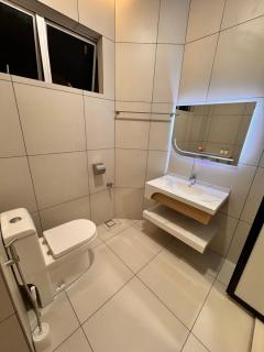 现代极简奶油风设计民宿 Parit Raja - 8