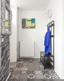 GROUNDfloor with private entrance, 55 sqm, 4 beds - 1