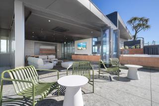 Bright 1-Bedroom Escape with Private BBQ - 5