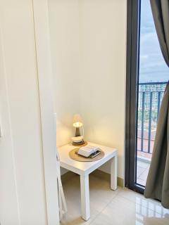 Shore 2 Condotel Near Airport MOA City View - 2