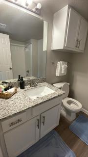 Comfortable Stay Near UT and Downtown Austin - 2
