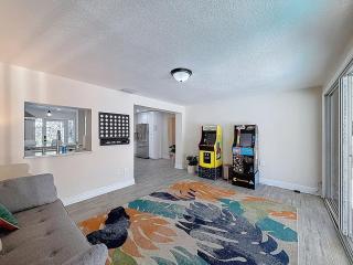Pool Pet Friendly Game Room - 5