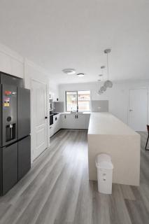 Full AC 3BR with Pool & 3 parking spot - 5