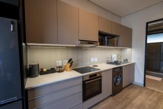 City Views- Top Floor - King Bed - 3