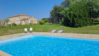 Grande maison - Jardin et piscine - 15 mn des plages - 6