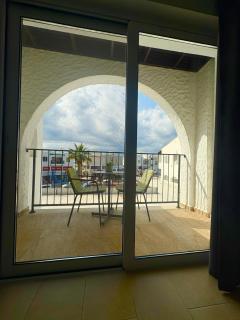 Rimini Balcony Studios - Steps from the Sea - 8