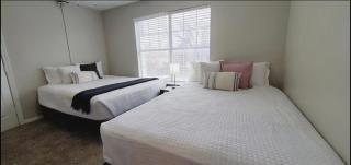 Comfortable Stay Near UT and Downtown Austin - 1