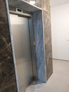 Executive Studio Medreseja AC Lift WifiTV Balcony - 1