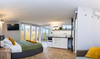 Peaceful, Private and Spacious Double Garden Cabin - 1