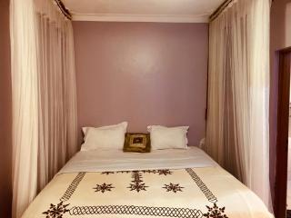 WELLSPRINGS HOTEl - 3