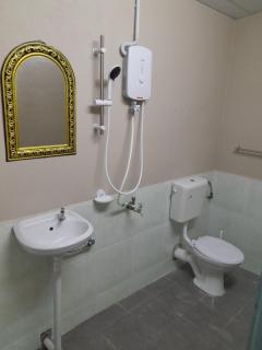 Tony’s Guesthouse at Teluk Bahang - 1