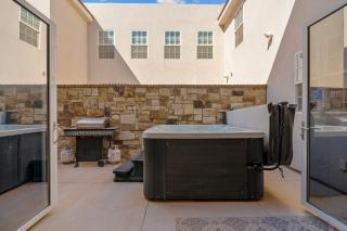 Twice Charmed townhouse - 9