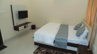 Brahmpushp Hotel - 2