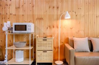 Seogwipo Pension Jungmun Andeok Private House BBQ Campfire Pit Airport Bus Direct Yard 150 pyeong Great Value Accommodation - 2