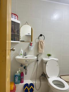 Kuwarto'23 Room Rental - 8