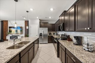Disney Getaway Private Pool Themed Bedrooms. Book Now WC90 - 3