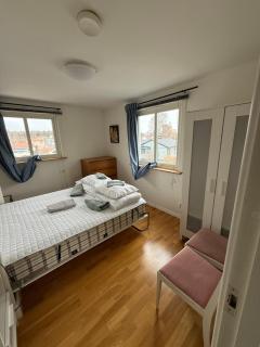 Lägenhet 2 sovrum med vardagsrum och kök i villa med gemensam ingång - 6