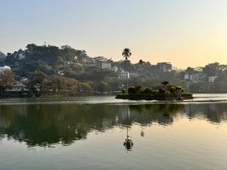 Misty Hills Lakeview Lounge - 8