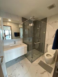 The Astra SkyRiver Luxury Condo with Rooftop Swimming Pool and Gym - 9