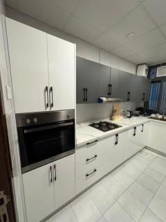 Gloria Apartment Alkhuwair - 2