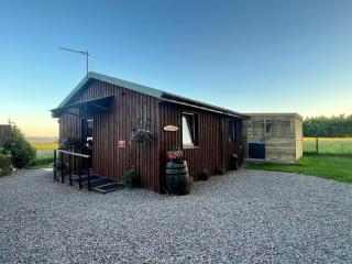 Black Isle Pods & Chalet - 1