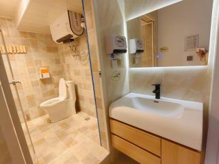 市中心2室1厅全景落地窗房全屋空调免费停车 - 8