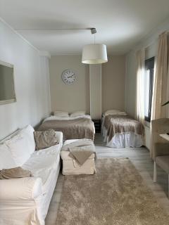 Compact studio with private entrance in the city center - 0