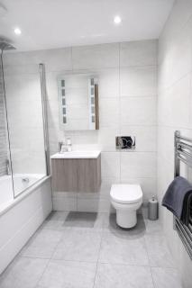 Stylish Garden Flat with Parking 20min to Central London - Sleep 6 - 7