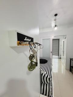 Monochrome Loft, Work, Create, Repeat! MOA walking distance! - 5