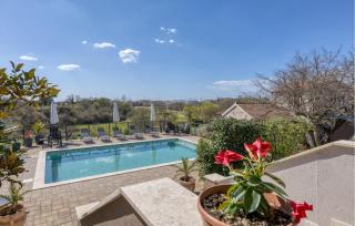 Cozy Apartment In Pilkovici With Wifi - 2