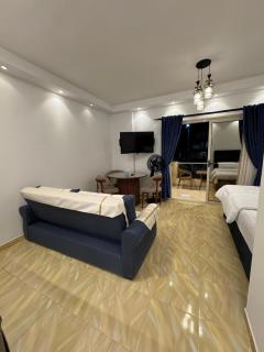 Cozy Studio with Balcony in Florenza Khamsin Resort -3 Pools and Prime Location in Eribia District - 4