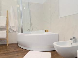 Jacuzzi Center Apartment - 7