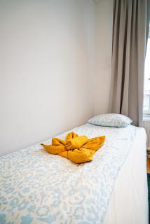 Spacious 3BR Apt at Vasaplatsen Central Gothenburg - 3