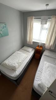 3 Bedroom House With Balcony Close To Beach - 7