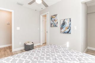 2 Bed 2 bath beach and pool unit - 8