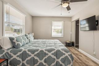 2 Bed 2 bath beach and pool unit - 1