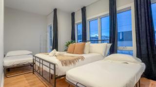 Pristine Pad, Sleep 12, Free parking, 3BRs, 20 PERCENT OFF - 1