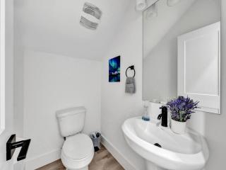 Fresh Modern 3BR • Rooftop • 5 min to Downtown - 7