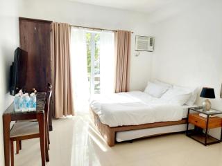 Affordable Stylish Walk Up Condo - 9