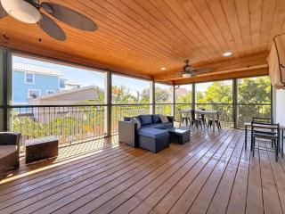 Canal Front, Kayak, Paddle Board, Hot Tub, Convenient Location - 3