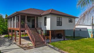Canal Front, Kayak, Paddle Board, Hot Tub, Convenient Location - 6