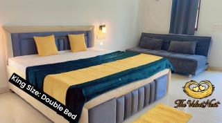The Velvet Nest - Gurgaon - Luxurious Single Bedroom Private Villa with Garden - 4