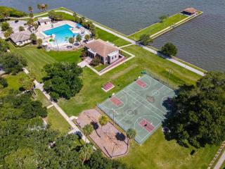 Pool, Waterfront Community, Palmetto Beach Compound 1 - 1