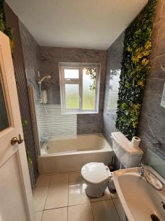 2 bed 2 bath house in Quiet Estate - 5