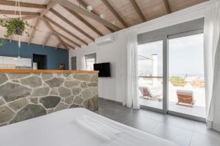 Contemporary Loft With Terrace Views of Kissamos Gulf - 9