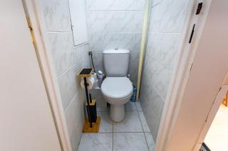 ADM Warm Spacious Apartment-FREE Parking in Center - 1