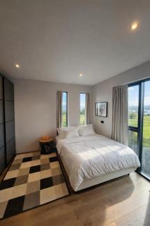 Bright & spacious family villa on the south coast - 8